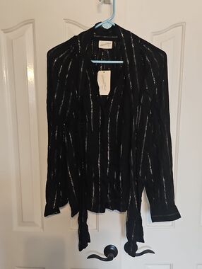 NWT Universal Thread Women's Black Metallic Stripe Top